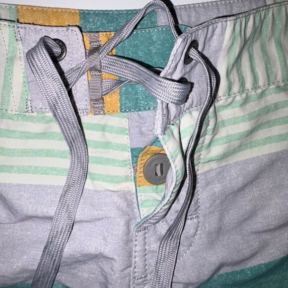 Patagonia Wavefarer Board Shorts Women’s Size 8 Lavender Yellow Green Stripe - Picture 7 of 11
